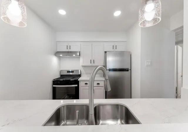 Photo 2 of Townhouse for sale at 1016 E Tri Oaks Ln #45, Houston, TX 77043 | MLS# 21364919 | Listing updated on 2026-09-19