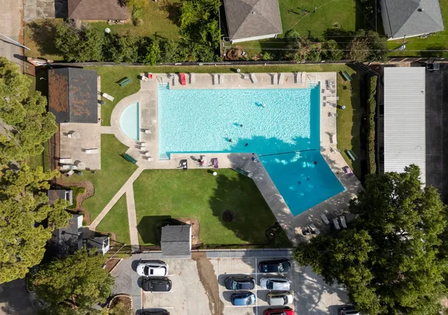 Photo 3 of Townhouse for sale at 1016 E Tri Oaks Ln #45, Houston, TX 77043 | MLS# 21364919 | Listing updated on 2026-09-19