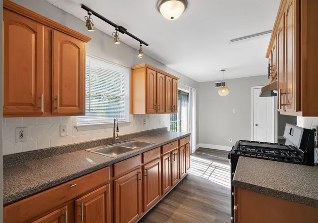 Photo 4 of Single family home for sale at 9834 Denning Dr, Houston, TX 77078 | MLS# 50014678 | Listing updated on 2026-09-03