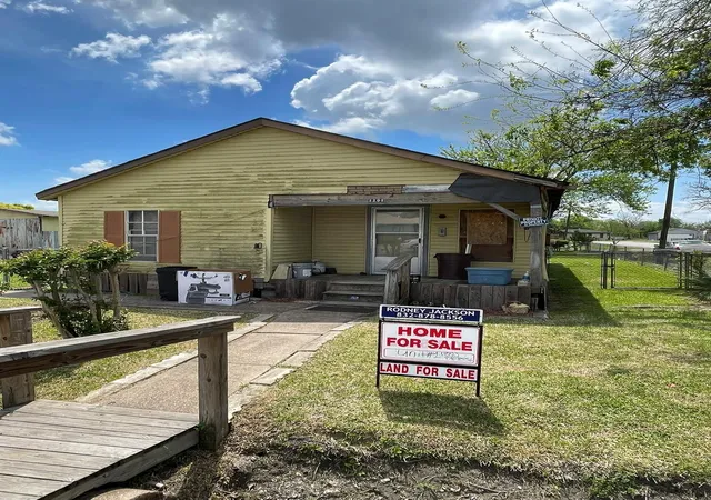 Photo 1 of Single family home for sale at 2202 Jones Rd, Baytown, TX 77521 | MLS# 7056193 | Listing updated on 2026-09-04