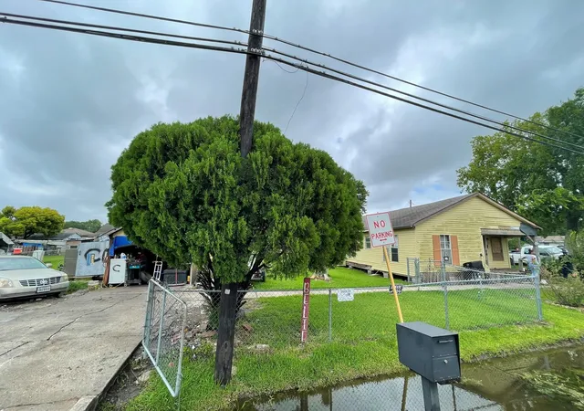 Photo 4 of Single family home for sale at 2202 Jones Rd, Baytown, TX 77521 | MLS# 7056193 | Listing updated on 2026-09-04
