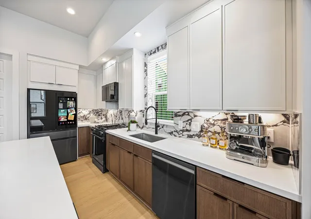 Photo 3 of Single family home for sale at 1815 Maury St, Houston, TX 77026 | MLS# 22047179 | Listing updated on 2026-09-20