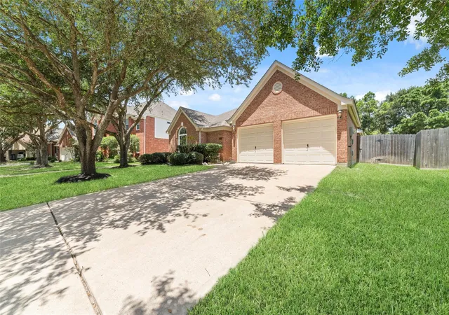 Photo 3 of Sale Pending at 23714 Allingham Ln, Katy, TX 77494 | MLS# 41511614 | Listing updated on 2026-09-15