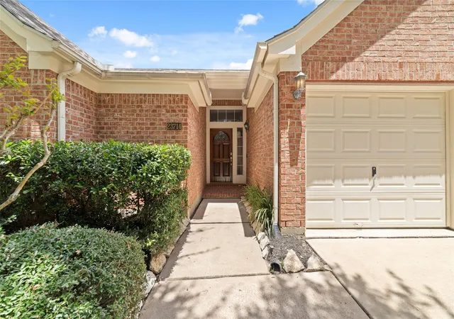 Photo 3 of Sale Pending at 23714 Allingham Ln, Katy, TX 77494 | MLS# 41511614 | Listing updated on 2026-09-15