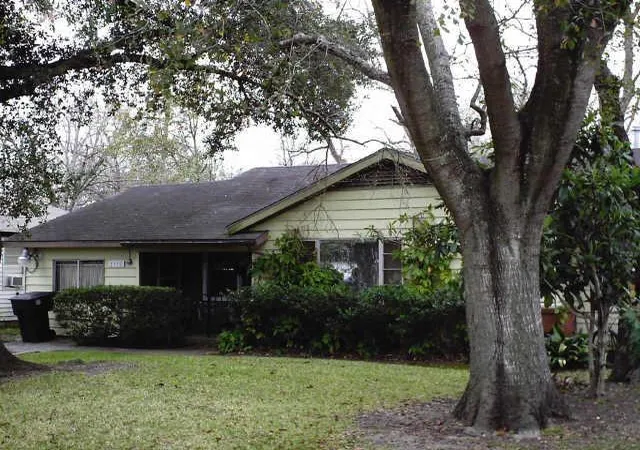 Photo 1 of Sale Pending at 7019 Sherwood Dr, Houston, TX 77021 | MLS# 70228133 | Listing updated on 2026-09-16