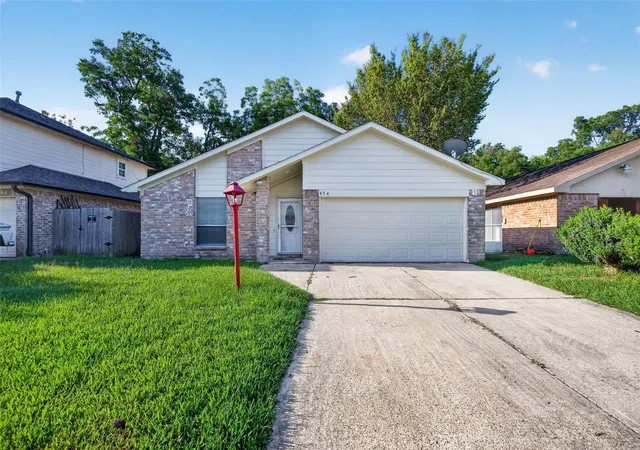 Photo 2 of Single family home for sale at 634 Walston Ln, Houston, TX 77060 | MLS# 81584670 | Listing updated on 2026-09-09