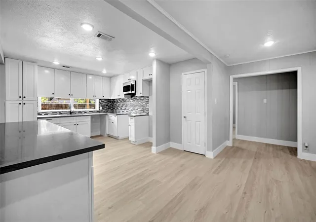 Photo 4 of Single family home for sale at 1308 Susan St, Pasadena, TX 77506 | MLS# 11398290 | Listing updated on 2026-09-11
