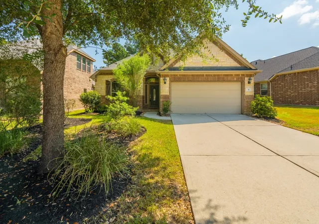 Photo 2 of Single family home for sale at 71 Sawbridge Cir, Spring, TX 77389 | MLS# 82465162 | Listing updated on 2026-09-04