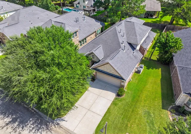 Photo 4 of Single family home for sale at 71 Sawbridge Cir, Spring, TX 77389 | MLS# 82465162 | Listing updated on 2026-09-04