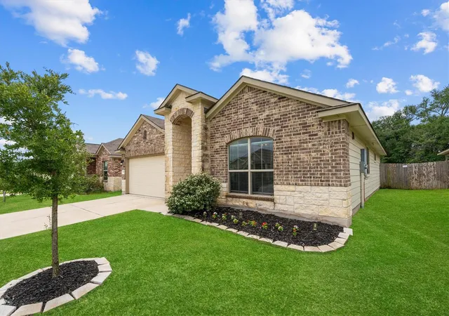 Photo 3 of Single family home for sale at 1939 Thorndyke Ln, Bryan, TX 77807 | MLS# 53780626 | Listing updated on 2026-09-18