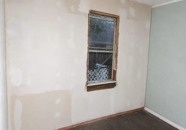 Photo 4 of Single family home for sale at 11412 Elam Cir, Balch Springs, TX 75180 | MLS# 26518090 | Listing updated on 2026-09-05