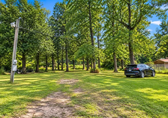 Photo 6 of Sale Pending at 25710 Wildflower Dr, Magnolia, TX 77354 | MLS# 85747306 | Listing updated on 2026-09-11