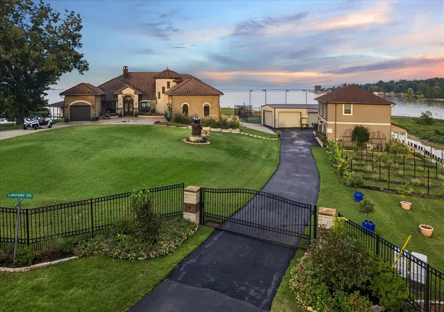 Photo 1 of Single family home for sale at 18 Lakeway Dr, Coldspring, TX 77331 | MLS# 40701736 | Listing updated on 2026-09-15