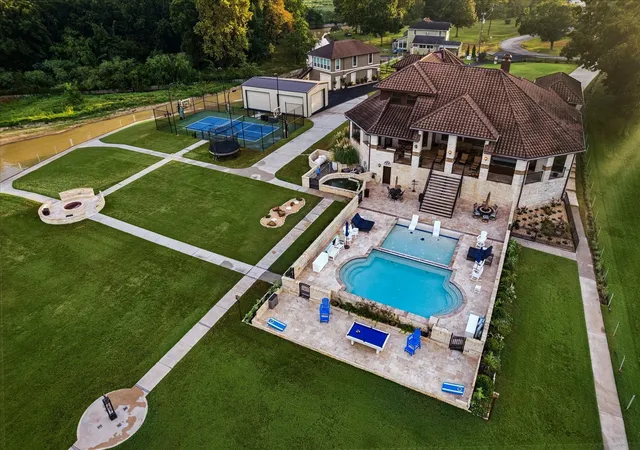 Photo 2 of Single family home for sale at 18 Lakeway Dr, Coldspring, TX 77331 | MLS# 40701736 | Listing updated on 2026-09-15