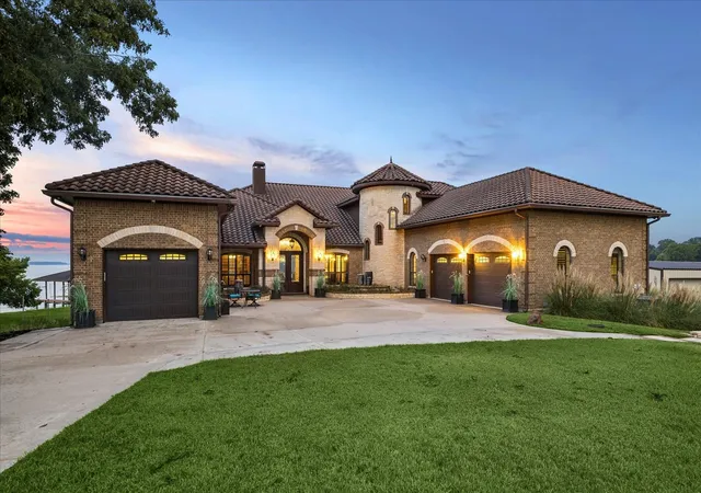Photo 3 of Single family home for sale at 18 Lakeway Dr, Coldspring, TX 77331 | MLS# 40701736 | Listing updated on 2026-09-15