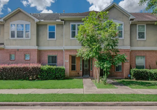 Photo 1 of Townhouse for sale at 10205 Brooktree Dr, Houston, TX 77043 | MLS# 35411335 | Listing updated on 2026-09-09