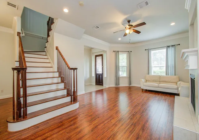 Photo 3 of Townhouse for sale at 10205 Brooktree Dr, Houston, TX 77043 | MLS# 35411335 | Listing updated on 2026-09-09