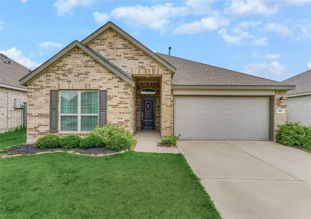 Photo 2 of Single family home for sale at 211 Garnett St, Magnolia, TX 77354 | MLS# 12939992 | Listing updated on 2026-09-22