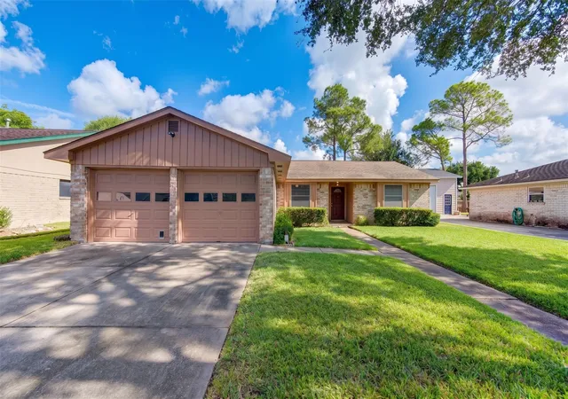 Photo 3 of Single family home for sale at 12230 Meadowdale Dr, Meadows Place, TX 77477 | MLS# 17314050 | Listing updated on 2026-09-26