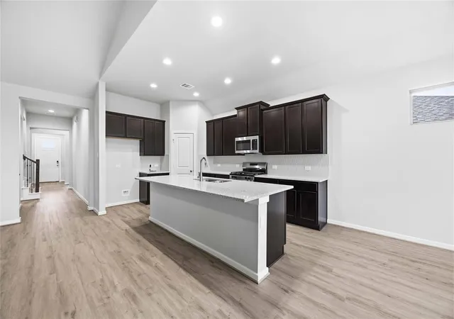 Photo 3 of Single family home for sale at 2512 Seneca Lake, La Marque, TX 77568 | MLS# 90151076 | Listing updated on 2026-09-10
