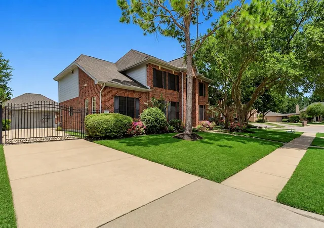 Photo 1 of Single family home for sale at 1407 Pine Meadow Ct, Pearland, TX 77581 | MLS# 77902585 | Listing updated on 2026-09-15