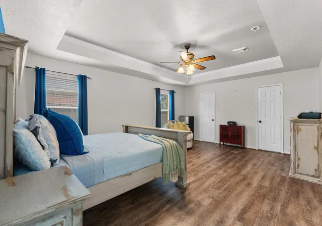 Photo 3 of Single family home for sale at 1407 Pine Meadow Ct, Pearland, TX 77581 | MLS# 77902585 | Listing updated on 2026-09-15