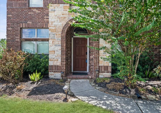 Photo 1 of Single family home for sale at 9803 Lynnrose Springs Dr, Tomball, TX 77375 | MLS# 18183106 | Listing updated on 2026-09-24