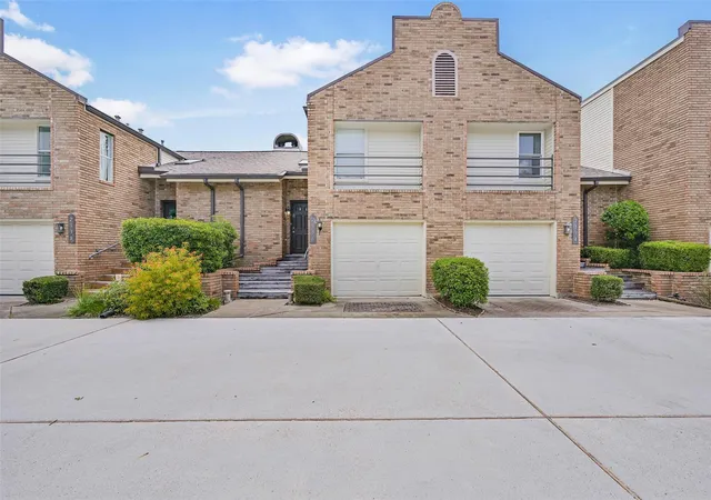 Photo 1 of Townhouse for sale at 2336 Fairwind Rd, Houston, TX 77062 | MLS# 66177789 | Listing updated on 2026-09-13