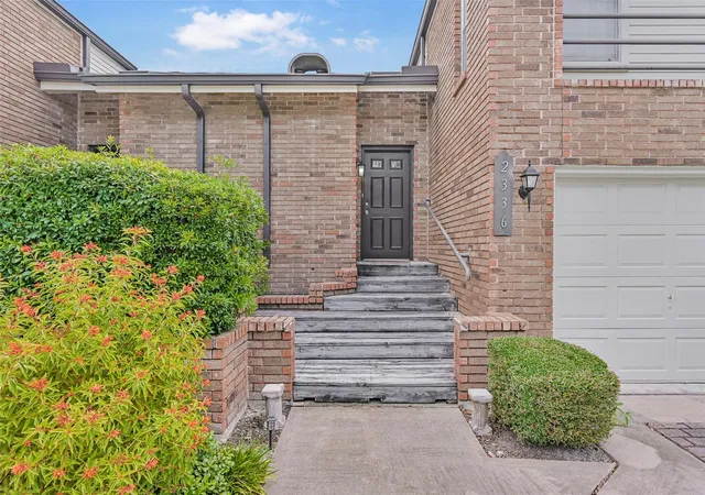 Photo 3 of Townhouse for sale at 2336 Fairwind Rd, Houston, TX 77062 | MLS# 66177789 | Listing updated on 2026-09-13