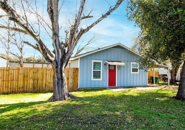 Photo 1 of Sale Pending at 311 Diers Ln, La Grange, TX 78945 | MLS# 29796062 | Listing updated on 2026-10-04