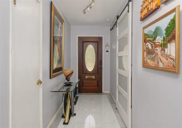 Photo 3 of Single family home for sale at 5634 Edith St, Houston, TX 77081 | MLS# 29183939 | Listing updated on 2026-09-07
