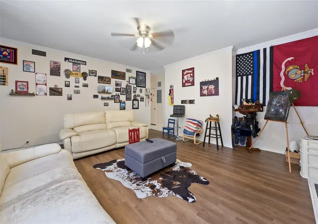 Photo 3 of Townhouse for sale at 268 Litchfield Ln, Houston, TX 77024 | MLS# 40158338 | Listing updated on 2026-09-18