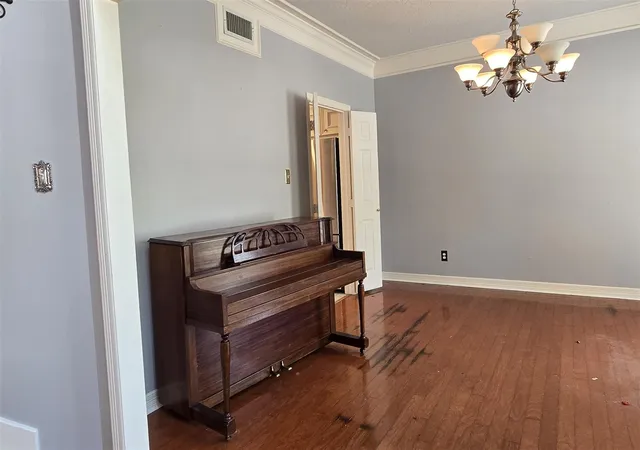 Photo 4 of Sale Pending at 6614 Ambercrest Dr, Spring, TX 77389 | MLS# 66768896 | Listing updated on 2026-09-15