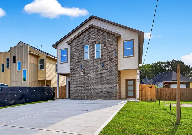 Photo 2 of Multi family home for sale at 8110 Carver Rd, Houston, TX 77088 | MLS# 24365758 | Listing updated on 2026-10-03