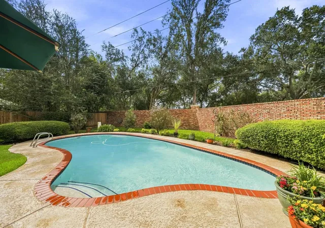 Photo 2 of Single family home for sale at 3302 Woodbrook Ln, Sugar Land, TX 77478 | MLS# 56910439 | Listing updated on 2026-10-04