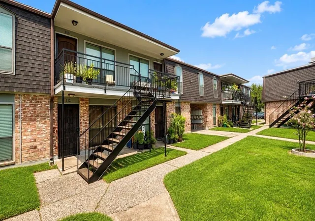 Photo 1 of Condo for sale at 10802 Kingspoint Rd #313, Houston, TX 77075 | MLS# 41220939 | Listing updated on 2026-09-09
