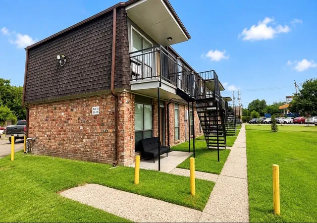 Photo 2 of Condo for sale at 10802 Kingspoint Rd #313, Houston, TX 77075 | MLS# 41220939 | Listing updated on 2026-09-09
