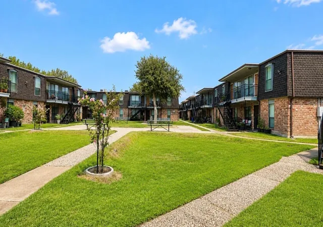 Photo 3 of Condo for sale at 10802 Kingspoint Rd #313, Houston, TX 77075 | MLS# 41220939 | Listing updated on 2026-09-09
