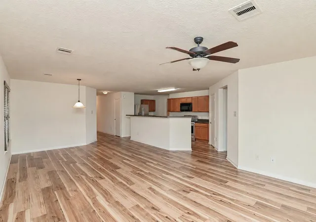 Photo 4 of Single family home for sale at 16630 Nanes Dr, Houston, TX 77090 | MLS# 28109070 | Listing updated on 2026-09-09