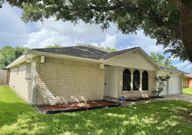 Photo 1 of Single family home for sale at 8306 Bee Meadow Ln, Missouri City, TX 77489 | MLS# 61817544 | Listing updated on 2026-09-11