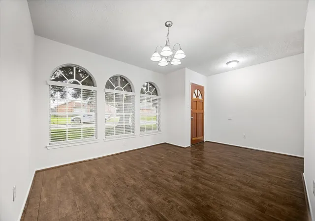 Photo 3 of Single family home for sale at 8306 Bee Meadow Ln, Missouri City, TX 77489 | MLS# 61817544 | Listing updated on 2026-09-11
