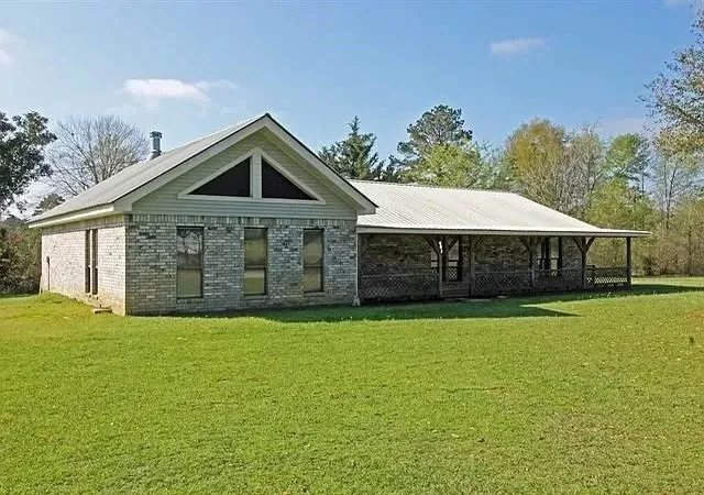 Photo 3 of Single family home for sale at 943 State Hwy 103 W, San Augustine, TX 75972 | MLS# 95380622 | Listing updated on 2026-09-11