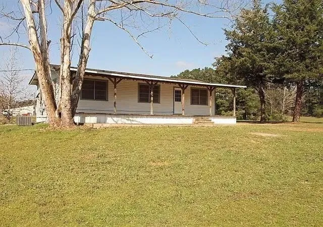 Photo 3 of Single family home for sale at 943 State Hwy 103 W, San Augustine, TX 75972 | MLS# 95380622 | Listing updated on 2026-09-11