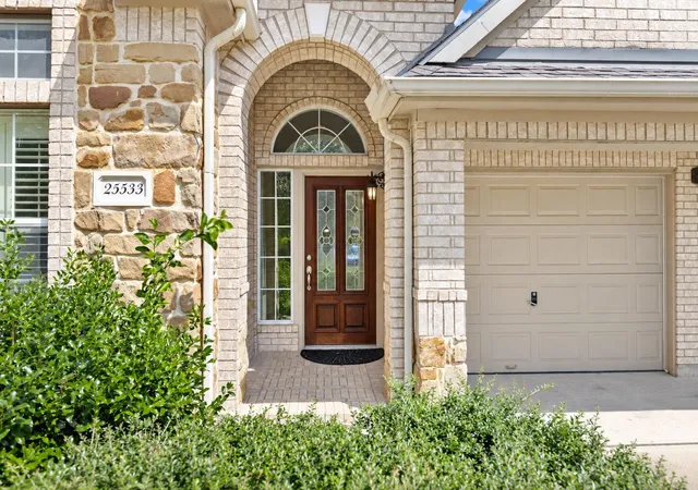Photo 3 of Single family home for sale at 25533 Ramrock Dr, Porter, TX 77365 | MLS# 75703547 | Listing updated on 2026-10-03