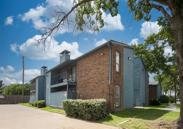 Photo 3 of Condo for sale at 10001 W Park Dr #79, Houston, TX 77042 | MLS# 25484432 | Listing updated on 2026-09-12
