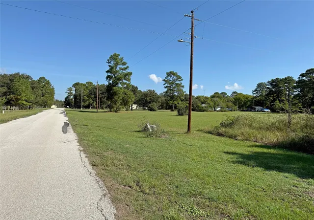 Photo 2 of Land for sale at Tbd Oakwood Dr, Huntsville, TX 77320 | MLS# 64279472 | Listing updated on 2026-09-07