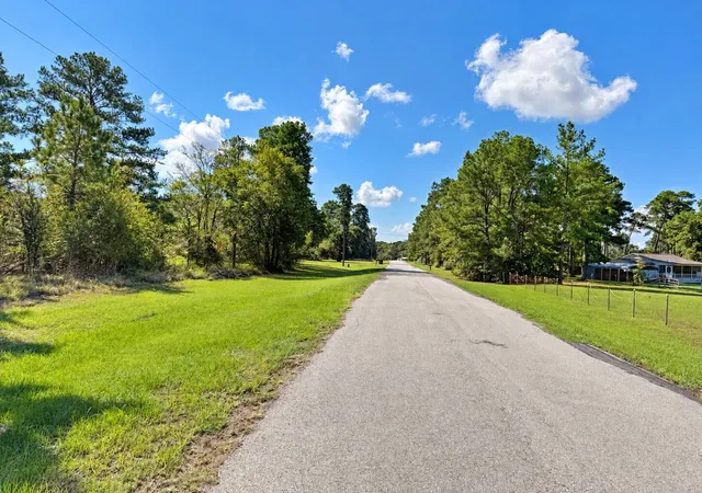 Photo 3 of Land for sale at Tbd Oakwood Dr, Huntsville, TX 77320 | MLS# 64279472 | Listing updated on 2026-09-07