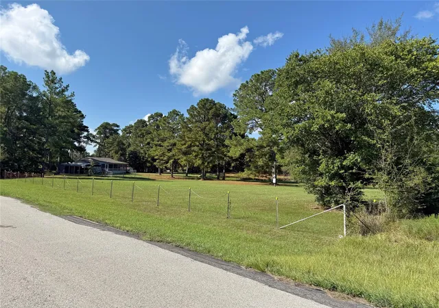 Photo 4 of Land for sale at Tbd Oakwood Dr, Huntsville, TX 77320 | MLS# 64279472 | Listing updated on 2026-09-07
