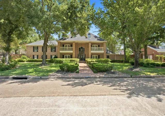 Photo 2 of Single family home for sale at 9618 Windrush Dr, Spring, TX 77379 | MLS# 32383828 | Listing updated on 2026-09-19