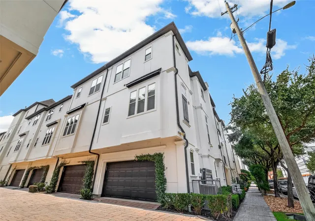 Photo 1 of Sale Pending at 703 Live Oak St, Houston, TX 77003 | MLS# 27030859 | Listing updated on 2026-09-12